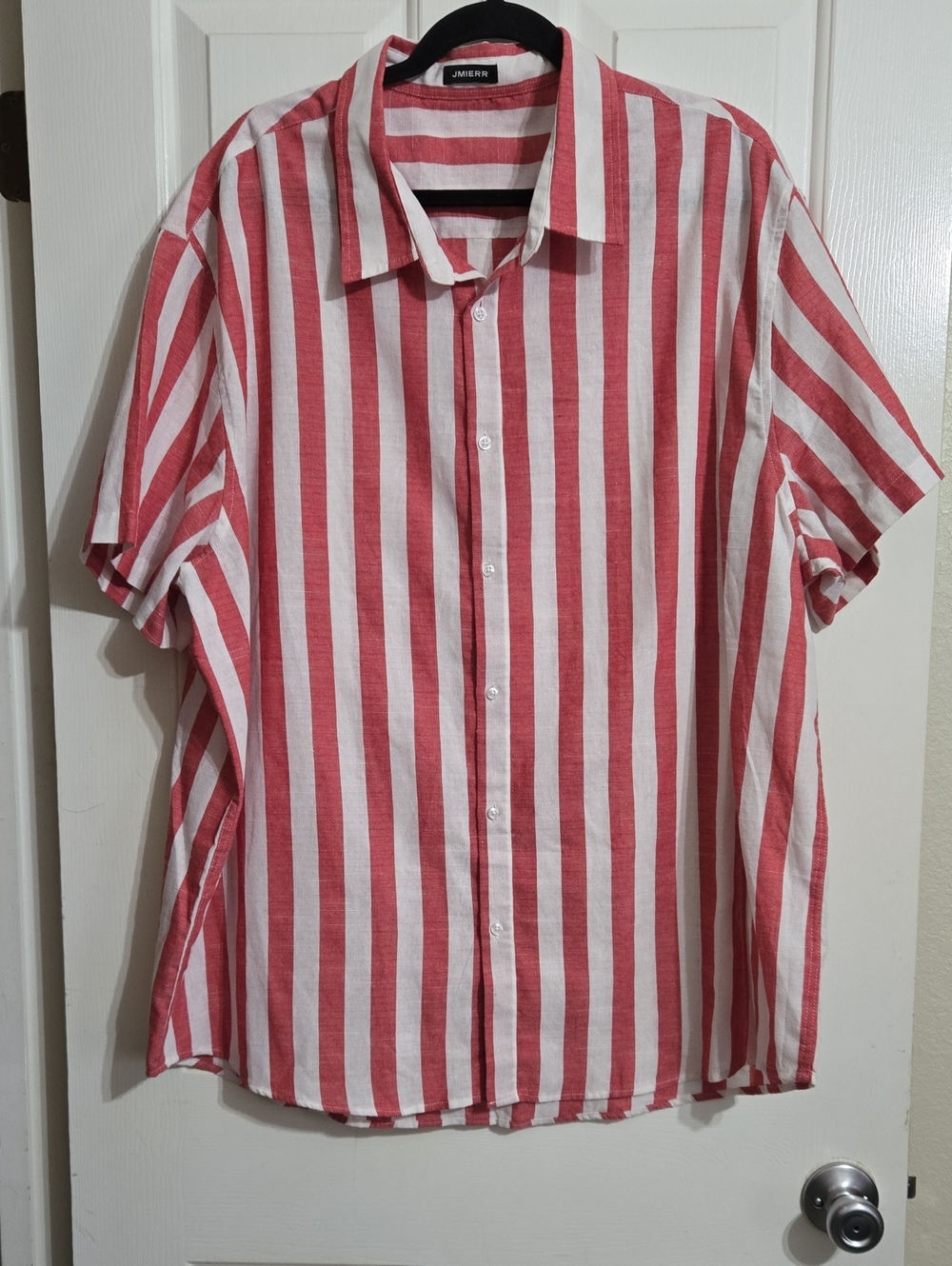Red & White Vertical Stripe Short-Sleeve Button-Down Shirt